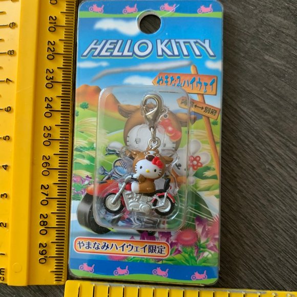 2006 HELLO KITTY CELL PHONE CHARM - Picture 1 of 7